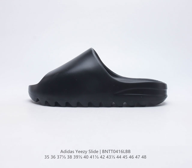 公司级 阿迪达斯 Adidas YEEZY SLIDE 经典运动拖鞋时尚厚底增高男女一字拖鞋 YEEZY SLIDE椰子拖鞋的外观十分吸引人 融合了舒适与时尚的