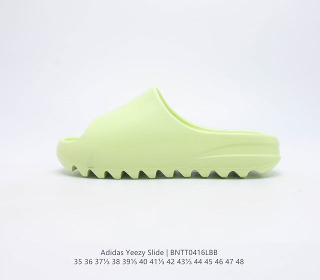 公司级 阿迪达斯 Adidas YEEZY SLIDE 经典运动拖鞋时尚厚底增高男女一字拖鞋 YEEZY SLIDE椰子拖鞋的外观十分吸引人 融合了舒适与时尚的