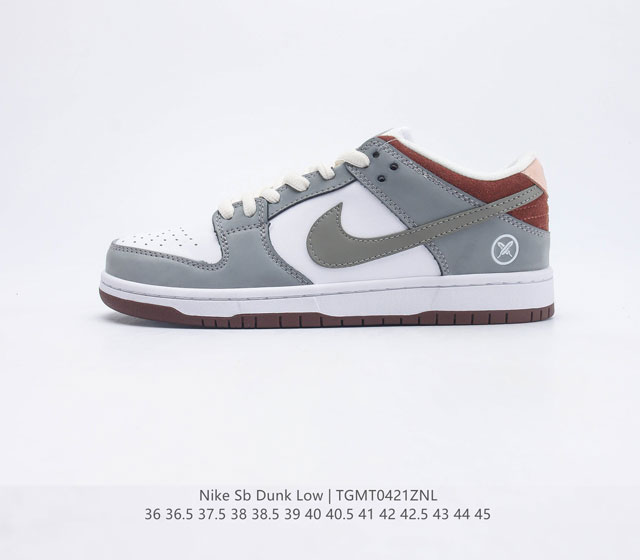 公司级耐克Nike SB Dunk Low 扣篮系列 复古低帮休闲运动滑板板鞋 采用脚感柔软舒适ZoomAir气垫 有效吸收滑板等极限运动在落地时带来的冲击力