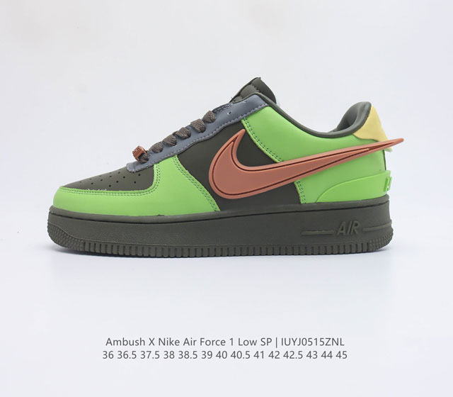 Ambush x Nk Air Force 1 07 Low 耐克 空军一号低帮休闲板鞋 鞋面采用了优质原厂皮革 标志性的 Swoosh 延伸至鞋跟之外 鞋舌