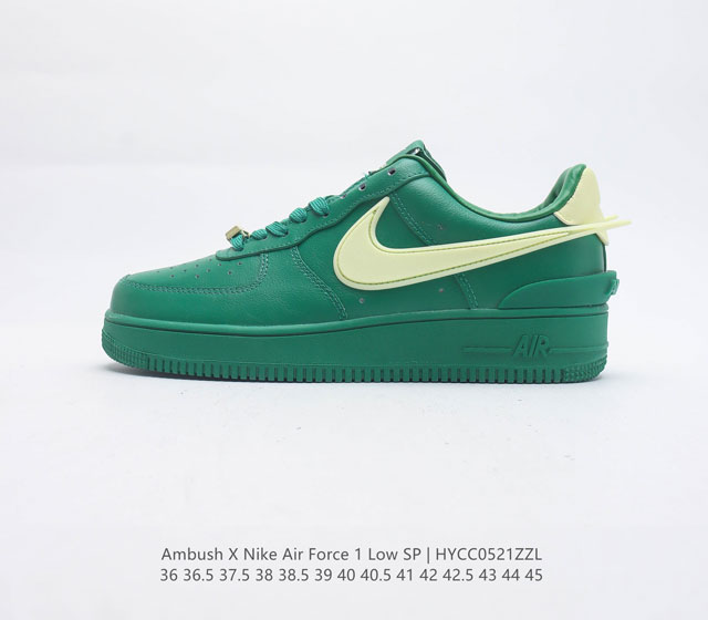 Ambush x Nk Air Force 1 07 Low 耐克 空军一号低帮休闲板鞋 鞋面采用了优质原厂皮革 标志性的 Swoosh 延伸至鞋跟之外 鞋舌