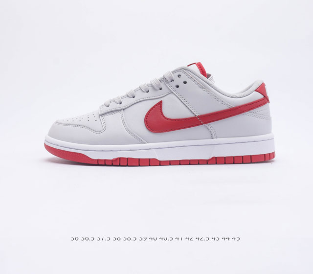 Nike SB Zoom Dunk Low 镜面 板鞋 系列经典百搭休闲运动板鞋 鞋舌的填充 使舒适性大大提升 同时也更方便穿脱中底部分则加入了脚感柔软舒适Z