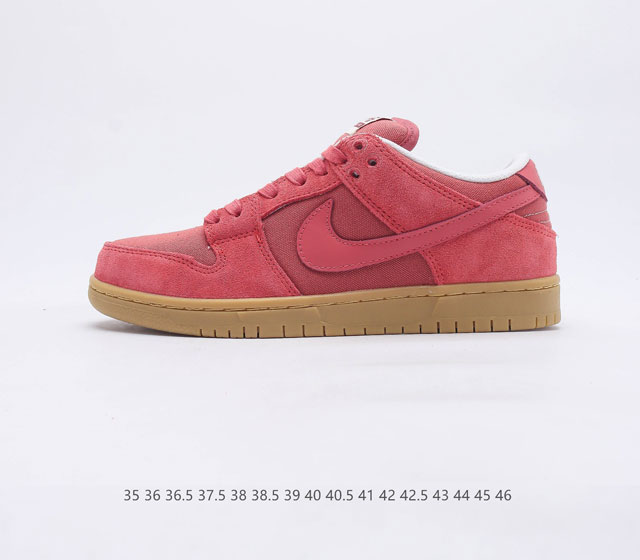 耐克Nike SB Dunk Low Pro PRM 采用触感柔软的材质 并搭配活力十足的颜色 营造出满满的吸睛效果 货号 DV5429-600 尺码 35-