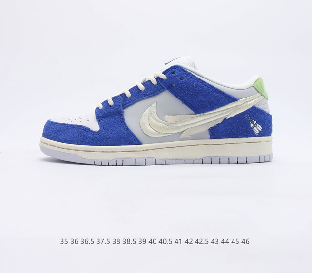 耐克Nike SB Dunk Low Pro PRM 采用触感柔软的材质 并搭配活力十足的颜色 营造出满满的吸睛效果 货号 DV5429-600 尺码 35-