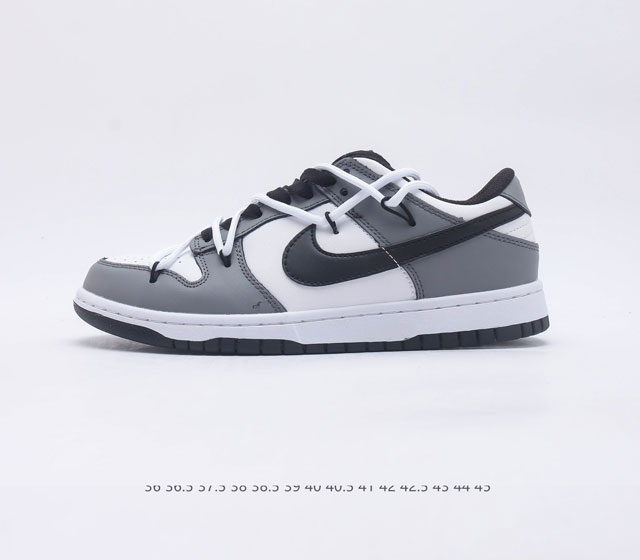 耐克 SB 系列 Nike Dunk Low 运动鞋复古解构绑带板鞋 作为 80 年代经典篮球鞋款 起初专为硬木球场打造 后来成为席卷街头的时尚标杆 现以经典