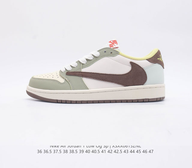 乔丹 Air Jordan 1 Low 三方联名倒钩 性价比原盒出货 全新的三方联名低帮倒钩鞋面延续了黑脚趾设计 整双鞋以全荔枝皮打造 腰身搭配白色 倒勾 再