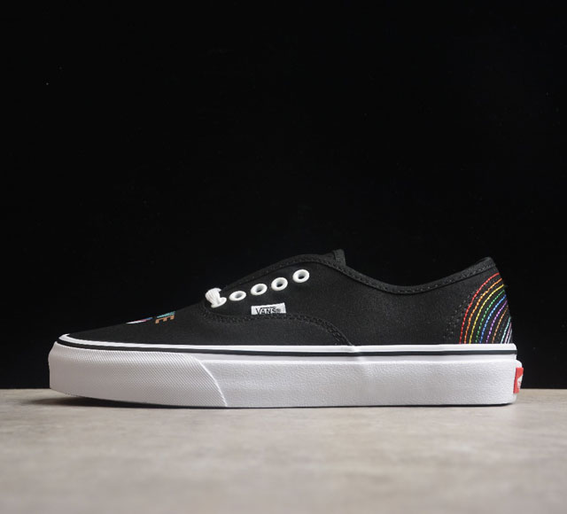 Vans Authentic 彩虹系列 低帮休闲板鞋 VN000EE3RNC 尺码 35 36 36.5 37 38 38.5 39 40 40.5 41 4