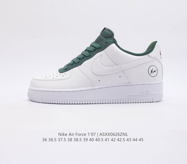 耐克 Nike Air Force 1 07 空军一号经典篮球鞋气垫休闲运动鞋 穿上 Air Force 1 07 运动鞋革新经典篮球鞋 助你踢踩跳跺 滑