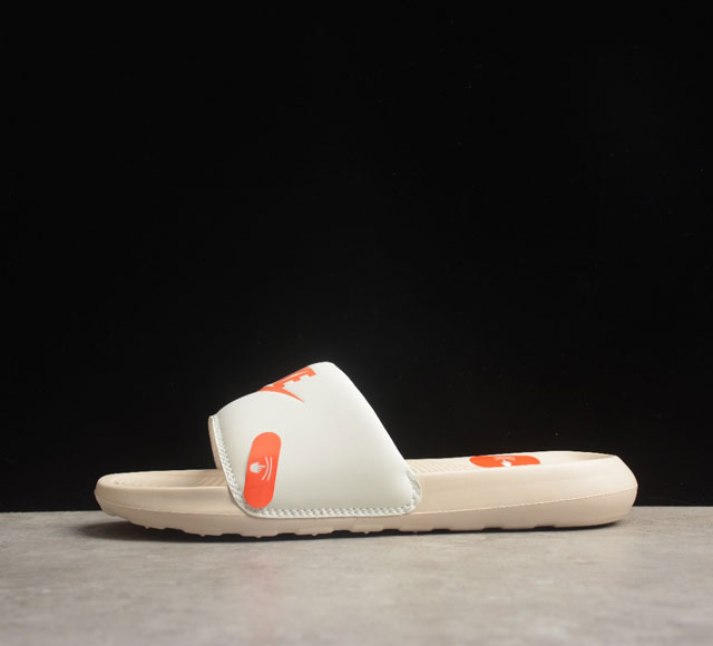 耐克-Nike Offcourt Slide 耐克 拖鞋 夏季潮款沙滩拖 超软底 货号 Cn9675-108 尺码 36-40