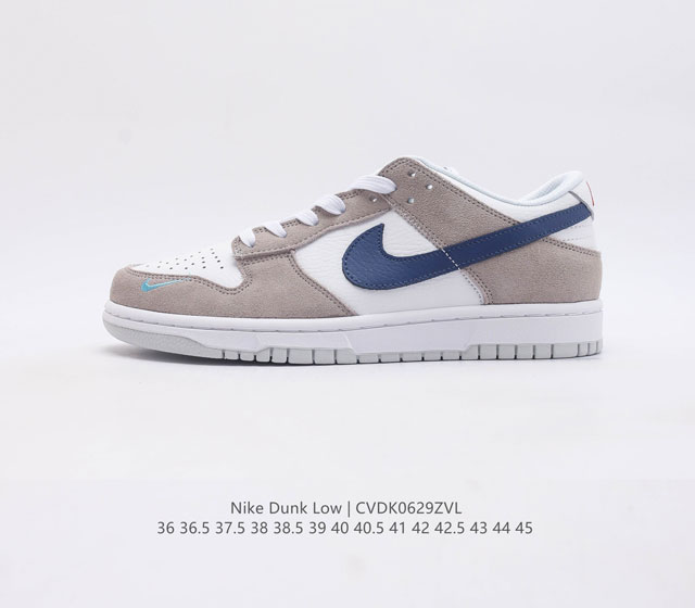 公司级 带半码 Nike Dunk Low 海军蓝 该鞋款鞋身整体以白色荔枝皮打造 搭配灰色麂皮框架设计 侧面的swoosh则以海军蓝色点缀 整体颜值简约百