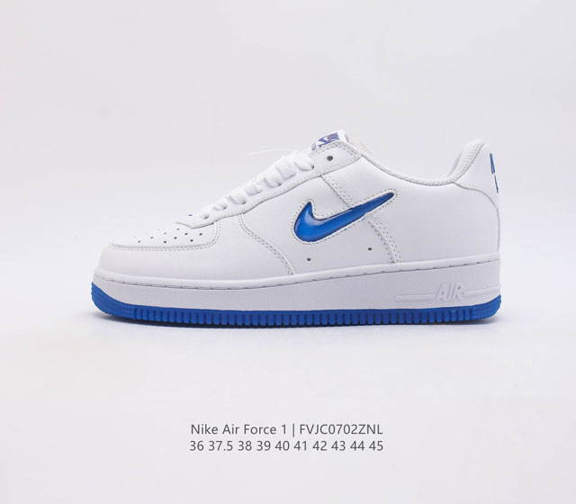 耐克 Nike Air Force 1 07 空军一号低帮百搭休闲运动板鞋 柔软 弹性十足的缓震性能和出色的中底设计 横跨复古与现代的外型结合 造就出风靡全球三