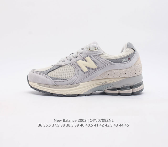 公司级new Balance 2002R 跑鞋 沿袭了面世之初的经典科技 以 Encap 中底配以升级版 N-Ergy 缓震物料 鞋面则采用特色的柔软麂皮