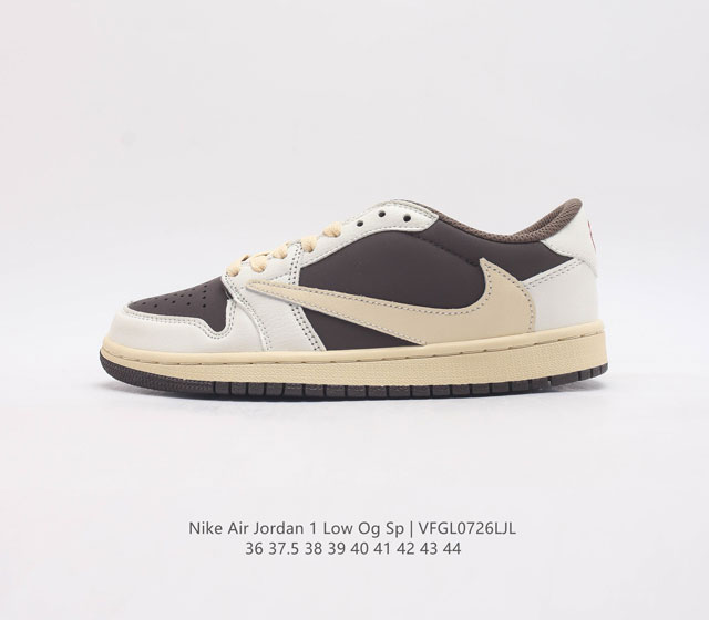 耐克运动鞋 NIKE Air Jordan 1 Low OG S 倒勾 低帮篮球鞋 AJ1 乔丹1代 aj1 乔1 反向脚趾复古运动鞋。亮点之处在于鞋侧的倒置