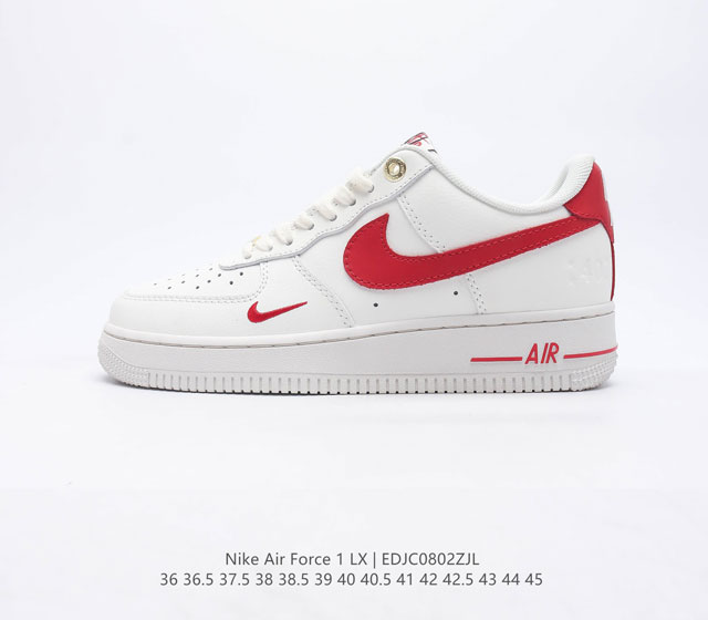 耐克 Nike Air Force 1 '07空军一号经典篮球鞋休闲运动鞋 穿上 Air Force 1 '07 运动鞋革新经典篮球鞋，助你踢踩跳跺、滑步旋转，