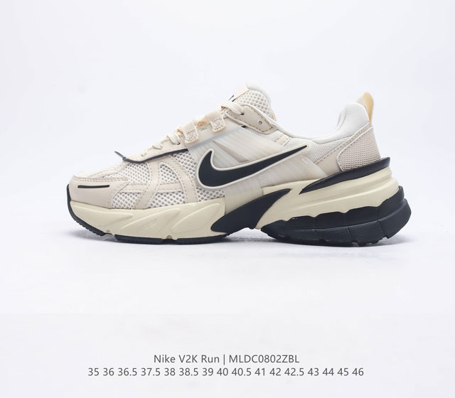 Nike 耐克 V2K Run 减震防滑 复古低帮跑步鞋 超火复古跑鞋最近在时尚圈又掀起了一阵流行复古风 比如 Vomero 5 Nike Initiator.