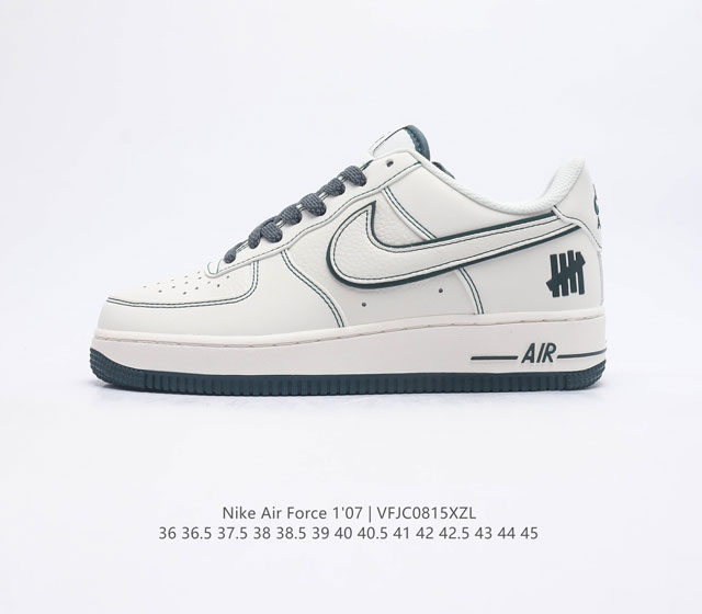 耐克 Nike Air Force 1 '07空军一号经典篮球鞋休闲运动鞋 穿上 Air Force 1 '07 运动鞋革新经典篮球鞋 助你踢踩跳跺 滑步旋转