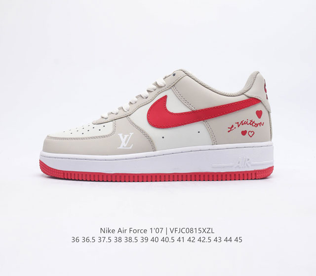 耐克 Nike Air Force 1 '07空军一号经典篮球鞋休闲运动鞋 穿上 Air Force 1 '07 运动鞋革新经典篮球鞋 助你踢踩跳跺 滑步旋转