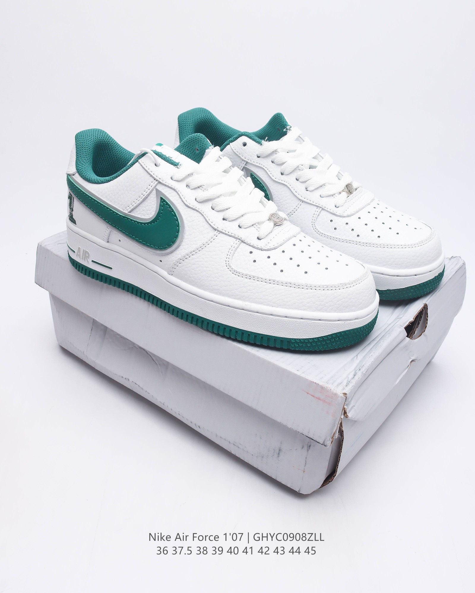 耐克 Nike Air Force 1 07 空军一号 Af 1 低帮百搭休闲运动板鞋 柔软 弹性十足的缓震性能和出色的中底设计 横跨复古与现代的外型结合 造就