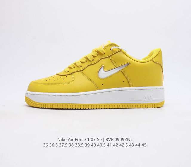 耐克 Nike Air Force 1 07 空军一号 Af 1 低帮百搭休闲运动板鞋 柔软 弹性十足的缓震性能和出色的中底设计 横跨复古与现代的外型结合 造就