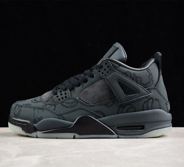 纯原 Kaws X Air Jordan 4 Black Aj4 黑麂皮夜光限量联名 -001 尺码 40 40 5 41 42 42 5 43 44 44 5