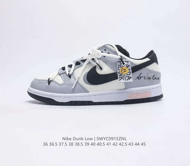 耐克 Nike Dunk Low 运动鞋复古解构绑带板鞋 作为 80 年代经典篮球鞋款 起初专为硬木球场打造 后来成为席卷街头的时尚标杆 现以经典细节和复古篮球