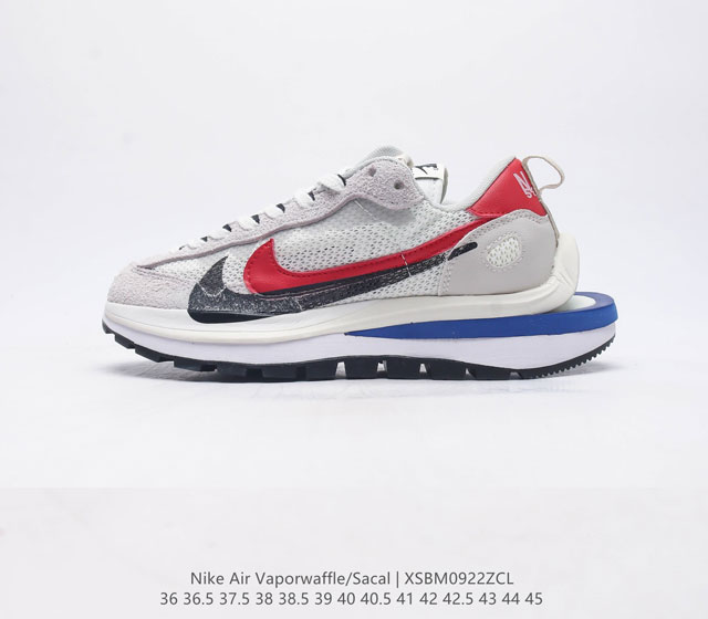 耐克 Sacai X Nike Vaporwaffle 华夫三代3 0 走秀重磅联名 鞋款由pegasus与vaporfly两款鞋型的设计元素共同构建 鞋身材质