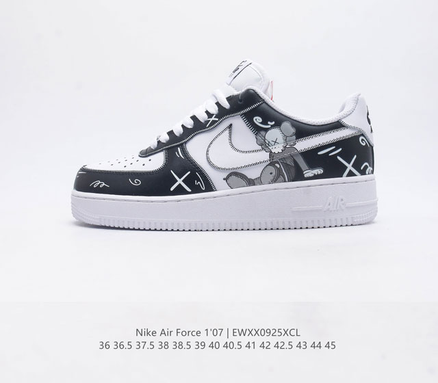 耐克 Nike Air Force 1 07空军一号经典篮球鞋休闲运动鞋 穿上 Air Force 1 07 运动鞋革新经典篮球鞋 助你踢踩跳跺 滑步旋转 自信