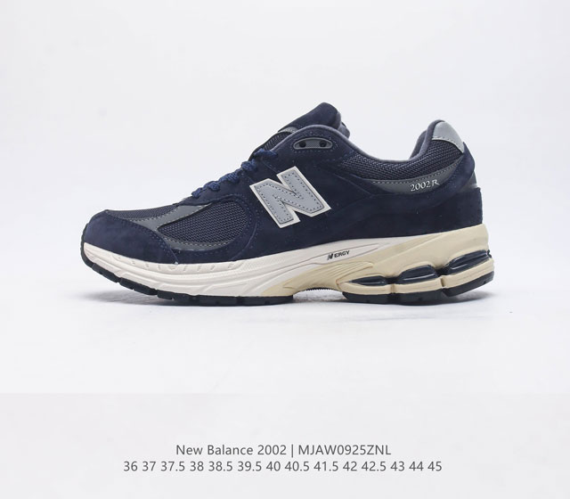 新百伦 New Balance 2002R 跑鞋 男女运动鞋 沿袭了面世之初的经典科技 以 Encap 中底配以升级版 N-Ergy 缓震物料 鞋面则采用特色的