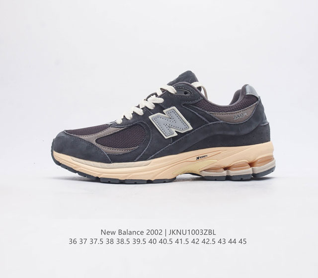 公司级 新百伦 New Balance 2002R 跑鞋 男女运动鞋 沿袭了面世之初的经典科技 以 Encap 中底配以升级版 N-Ergy 缓震物料 鞋面则采