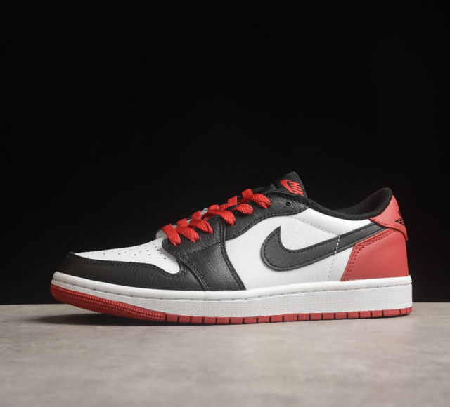 Cj版本 Air Jordan 1 Low 联名og 黑白 全头层 低帮篮球鞋货号 Cz0790-106 当前市场最优版本 陆续上架全鞋采用原装头层皮 用料扎实