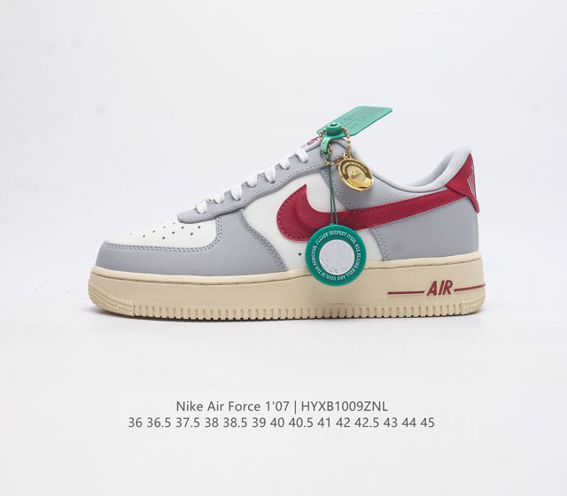 耐克 Nike Air Force 1 07空军一号经典篮球鞋休闲运动鞋 穿上 Air Force 1 07 运动鞋革新经典篮球鞋 助你踢踩跳跺 滑步旋转 自信