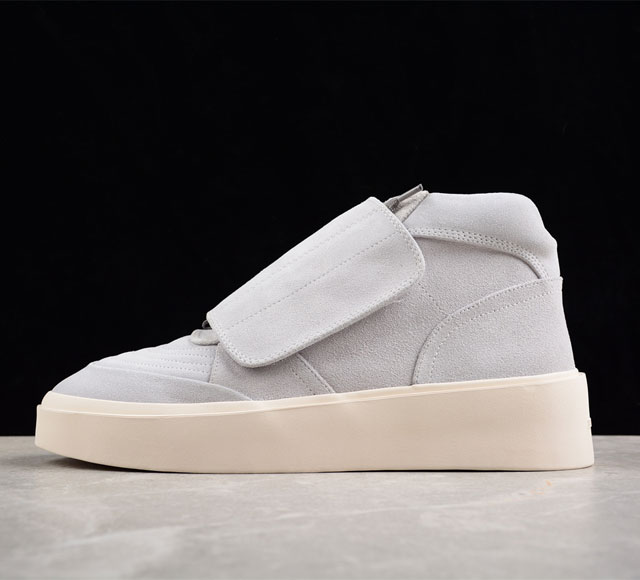 Fog 101 Jerry Lorenzo 板鞋之王 复古厚高板鞋 Fog创始人jerrylorenzo将自己的设计形容为 问题解决方案型 鞋子自身配有3对鞋带