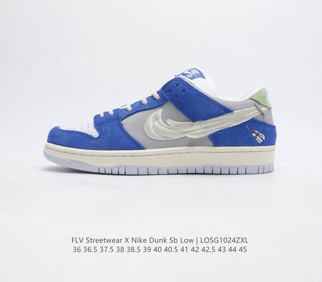 真标nike Dunk Low Se 85 此款nike Dunk Low采用绒面革材质 鞋身左右侧均配有皮革质双 Swooshes灰白色搭配上红色 85 年纪