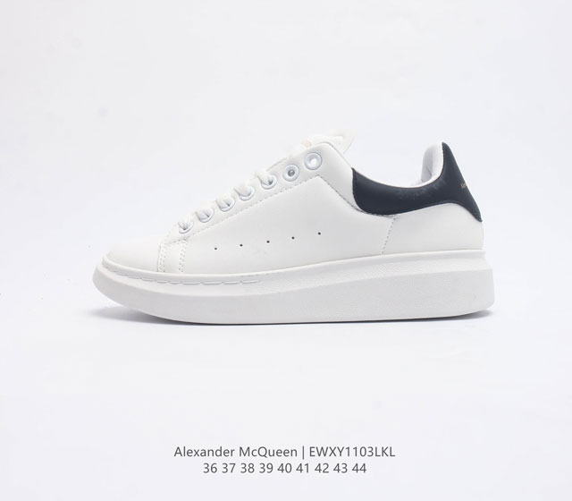 Alexandermcqueen 亚历山大 麦昆mcq 运动小白鞋厚底增高闪尾光滑牛皮平底鞋休闲鞋 时尚男女板鞋潮运动鞋 火爆到大街小巷无人不知 无人不晓的境界