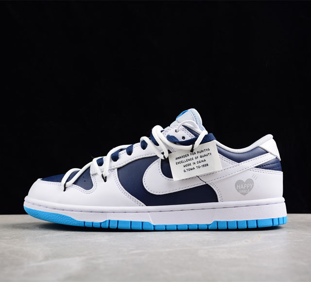 Nk Dunk Low 海军蓝 爱心解构 Sb绑带低帮休闲板鞋 Dv0831-001 配色灵感来源以海军蓝配色为主题进行设计 爱心图爱与解构绑带增加设计性 细节