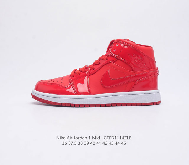 耐克 Nike Air Jordan 1 Mid 男女子篮球鞋时尚轻盈板鞋aj1乔1运动鞋 乔丹一代 高帮复古休闲篮球鞋 Air Jordan 1 Mid 搭载