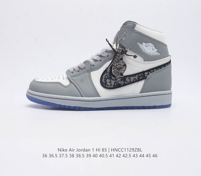 耐克 Nike Air Jordan 1 Retro High Og 乔丹一代篮球鞋复刻运动鞋 皮面高帮板鞋的设计灵感源自运动夹克 带你重温入选球队时刻 采用经