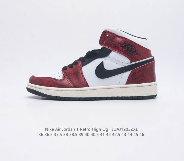 耐克 Nike Air Jordan 1 Retro High Og 乔丹一代aj1 乔1 Aj1 篮球鞋复刻运动鞋 皮面高帮板鞋的设计灵感源自运动夹克 带你重