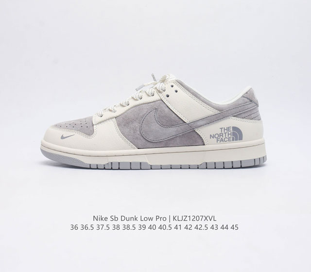 耐克nike Dunk Low 板鞋 北面联名 Sb系列经典百搭休闲运动板鞋加厚鞋舌的填充 使舒适性大大提升 同时也更方便穿脱中底部分则加入了脚感柔软舒适zoo