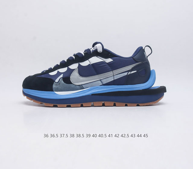 耐克 Sacai X Nike Vaporwaffle 华夫三代3 0 走秀重磅联名款运动鞋 鞋款由pegasus与vaporfly两款鞋型的设计元素共同构建 - 点击图像关闭