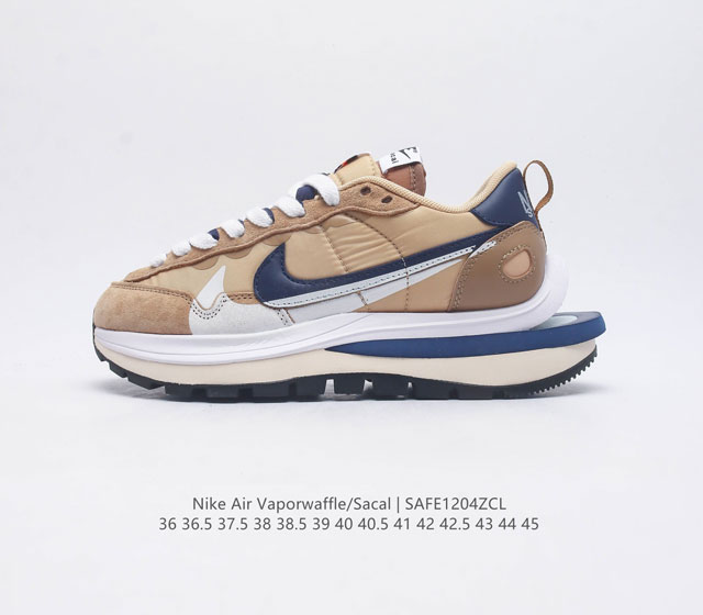 特价 公司级 耐克 Sacai X Nike Vaporwaffle 华夫三代3 0 走秀重磅联名款运动鞋 鞋款由pegasus与vaporfly两款鞋型的设计