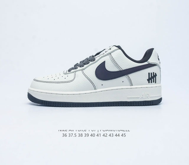 耐克 Nike Air Force 1 07 空军一号低帮百搭休闲运动鞋 厚底增高板鞋 柔软 弹性十足的缓震性能和出色的中底设计 横跨复古与现代的外型结合 造就