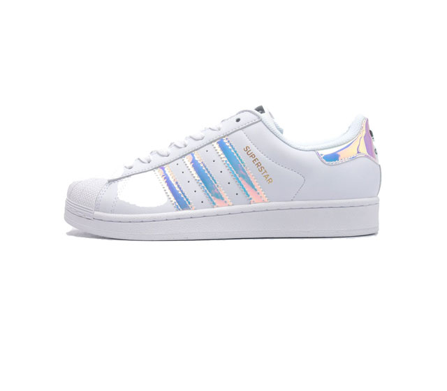 阿迪达斯 Adidas Superstar 三叶草经典贝壳头系列 新款休闲板鞋潮流女士运动鞋 鞋面柔软皮革材质 标志性的贝壳鞋头 锯齿三条纹 简约的线条 就连版