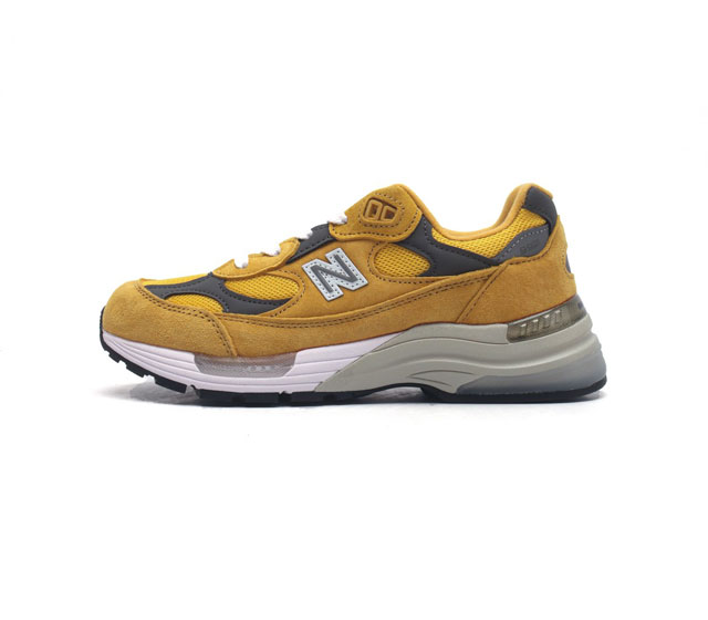 新百伦new Balance 992 复古风格简约经典舒适百搭时尚休闲鞋缓震透气跑步鞋 鞋面采用猪皮革与织物相结合 尼龙网布在拼接工序上极为繁复 彰显质感的同时