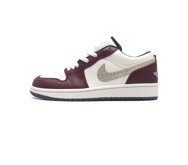 耐克 乔丹air Jordan 1 Low Aj1 乔1 乔丹1代aj1 低帮复古文化休闲运动篮球鞋 从1985 年面世的元年款汲取设计灵感 采用简洁大方的经典