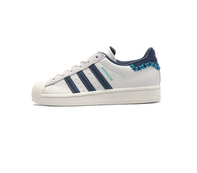 阿迪达斯 Adidas Superstar 三叶草经典贝壳头系列 新款休闲板鞋潮流男女士运动鞋 鞋面柔软皮革材质 标志性的贝壳鞋头 锯齿三条纹 简约的线条 就连