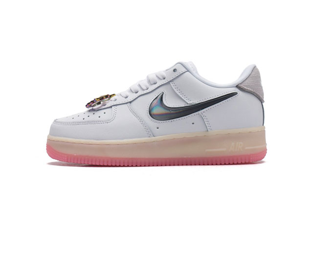 耐克 Nike Air Force 1 '07 Low 空军一号 Af1 Af1代 低帮百搭厚底增高休闲运动板鞋 柔软 弹性十足的缓震性能和出色的中底设计 横跨