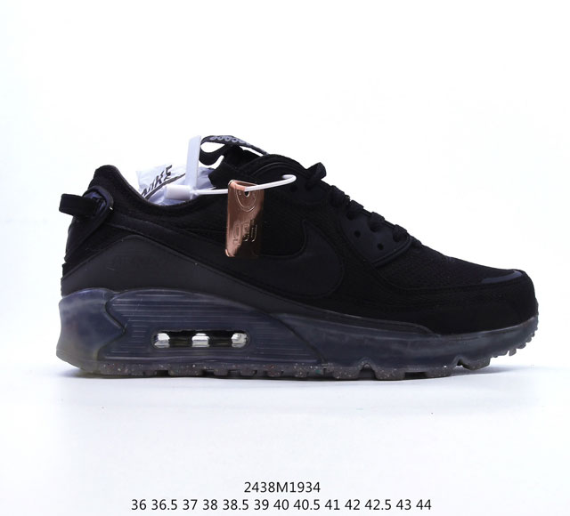 Nike Air Max Terrascape 90 百搭单品 Nike Air Max 90 运动鞋就是这样一款让你惊喜的单品 全新包边设计处的斑点由 Nik