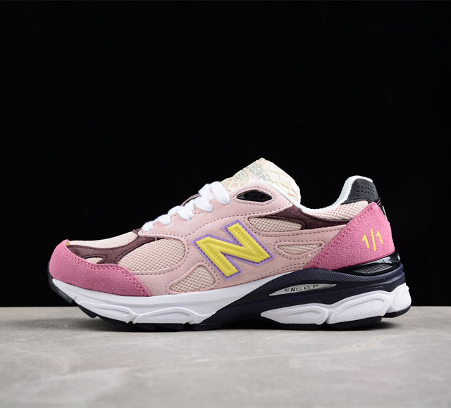 New Balance Nb990系列 高端美产复古休闲跑步鞋 M990Gv3 #采用台产猪巴革及透气网眼材质 原装6层组合底模精密开发 搭载全新碳素中底 后跟