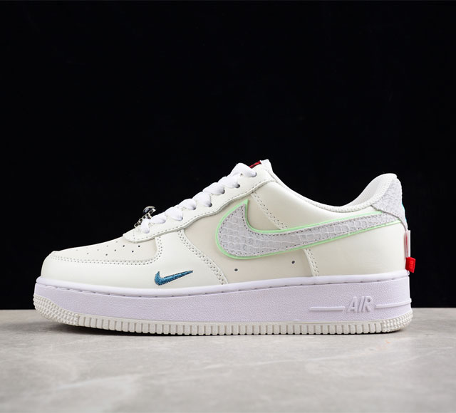 Nk Air Force 1'07 Low 龙年定制款 空军一号低帮休闲板鞋 Fz5052-131 尺码 36 36 5 37 5 38 38 5 39 40